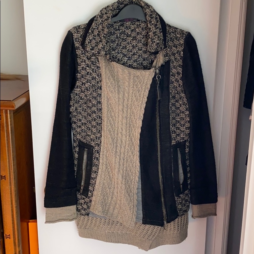 Multi fabric sweater